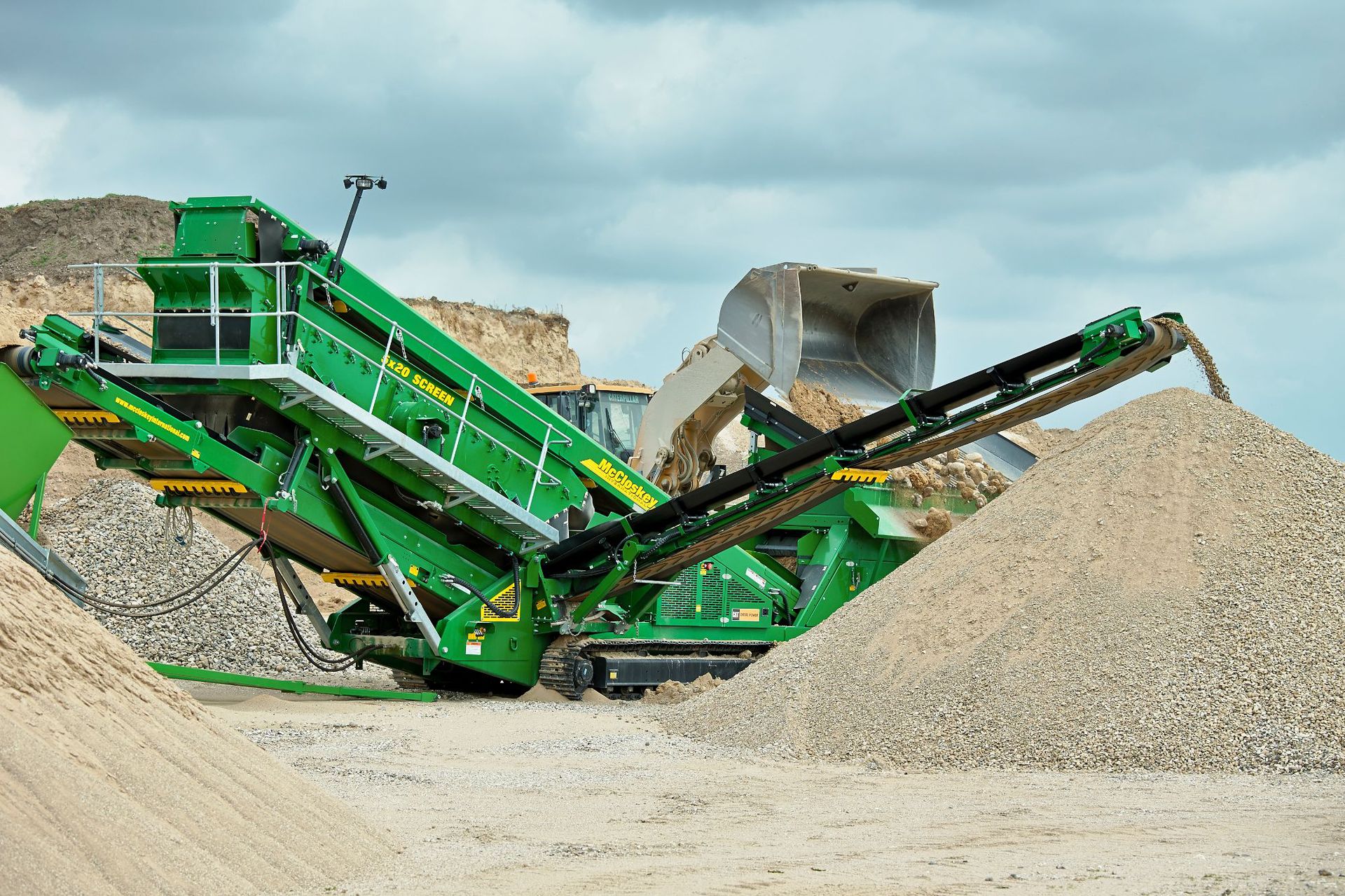 销往西安破碎机 移动式破碎机设备 履带移动破碎站 136-5172-5384