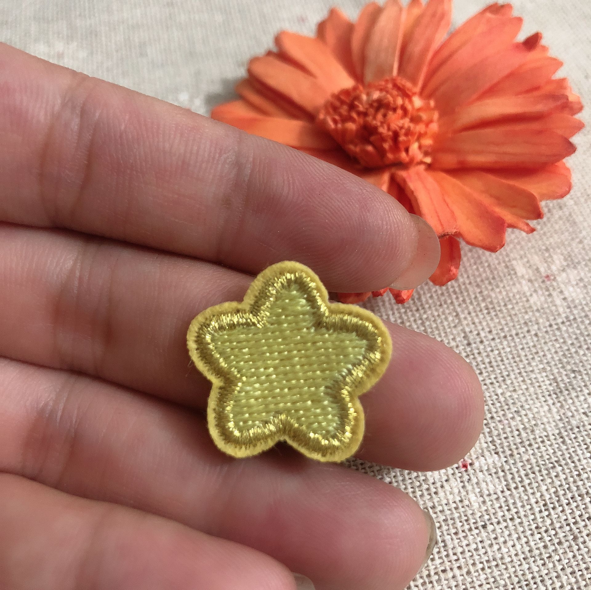 新品 可爱卡通满绣五角星多色组合 儿童衣服补丁装饰diy电脑刺绣