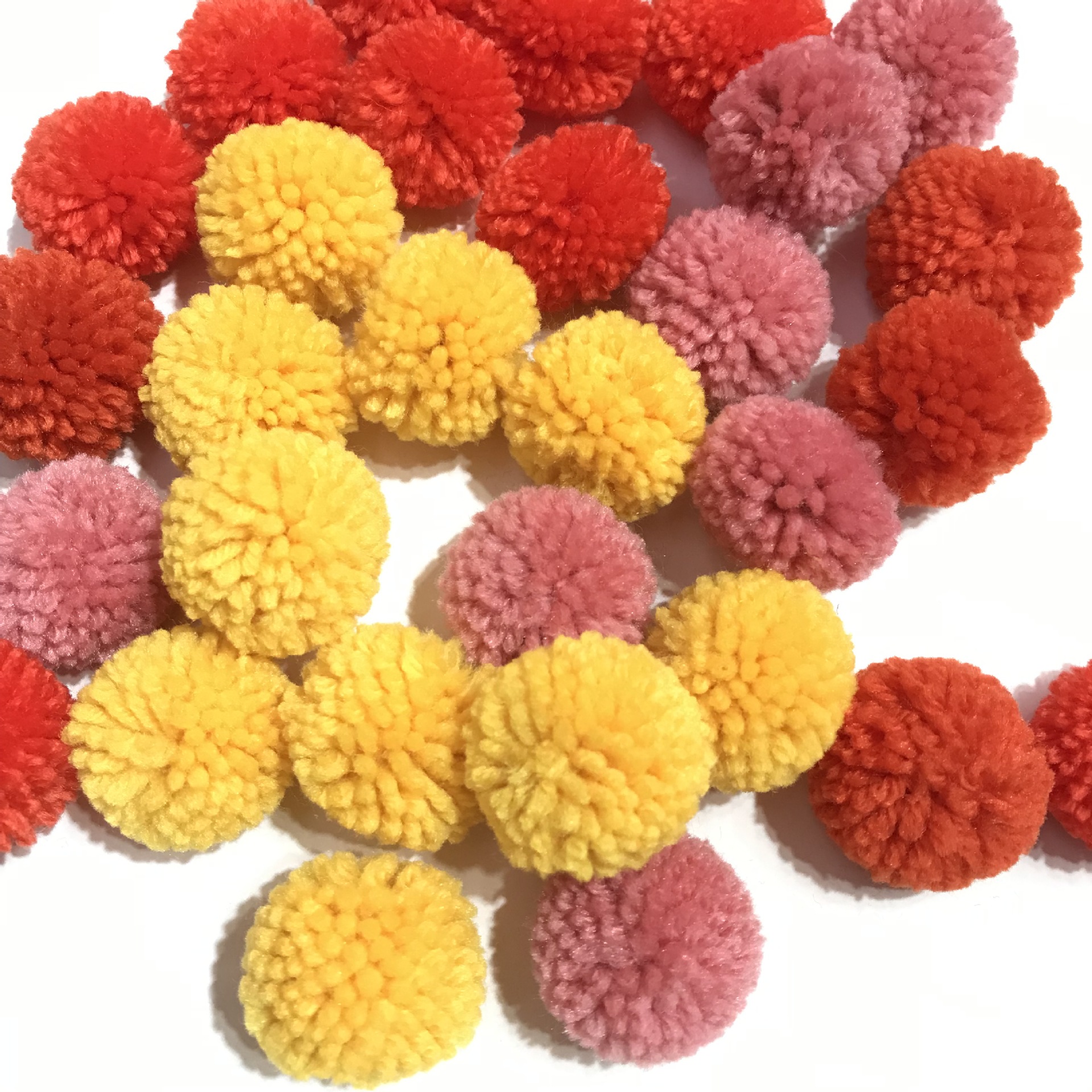 毛线球 粗毛线球 彩色花色毛线球 带绳毛线球 毛线毛球挂件