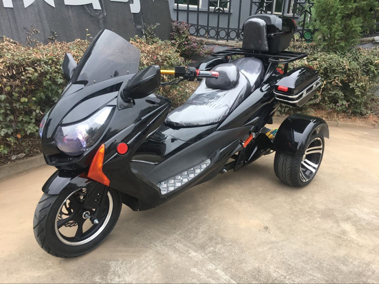 三轮电动沙滩车大型跑车老年代步车踏板马杰斯特电动摩托公路赛车