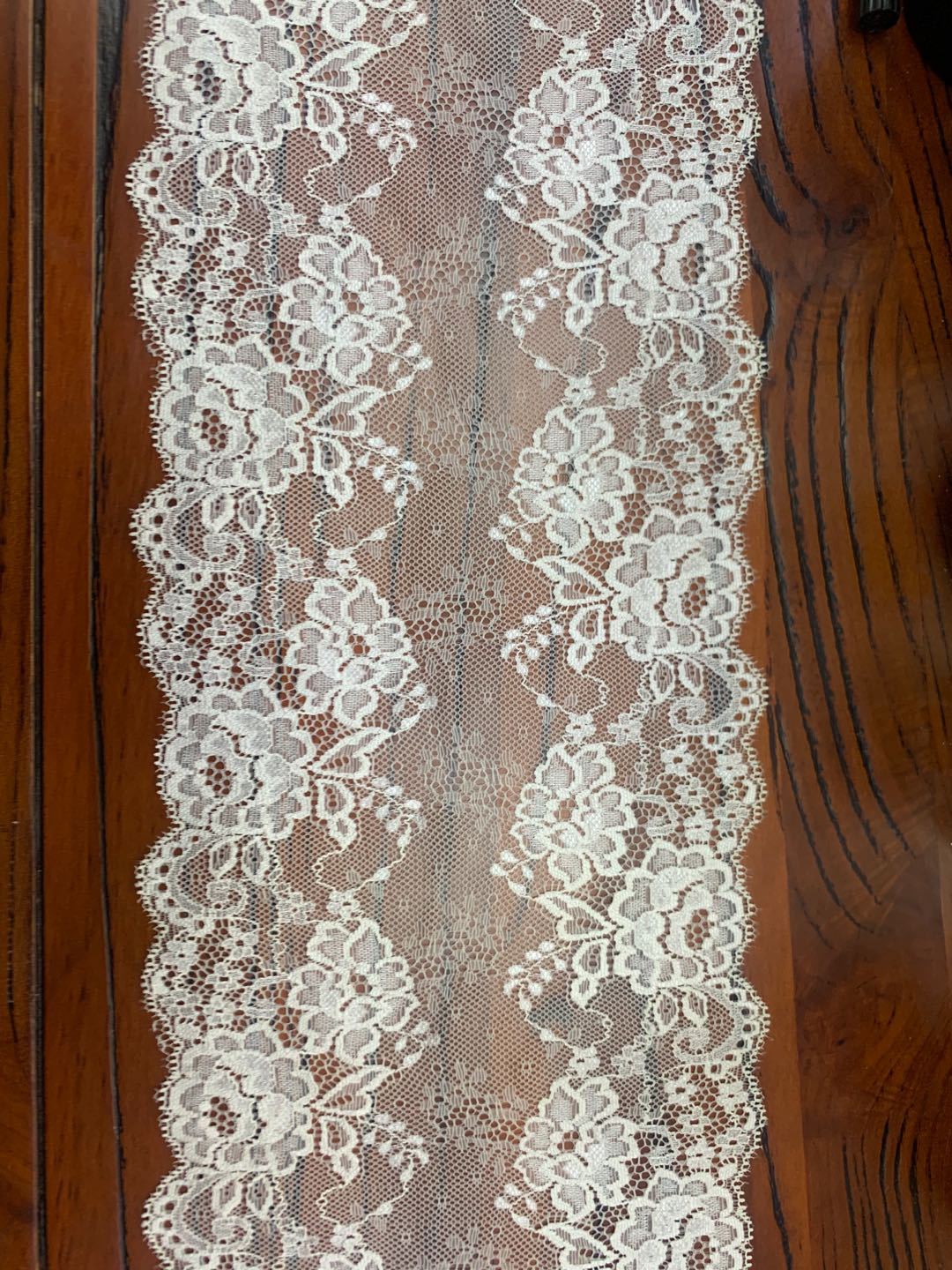 厂家直销福建18cm蕾丝花边弹力大边睫毛服饰辅料优质大花边面料