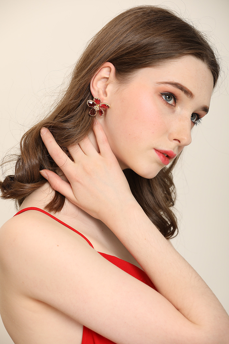 韩版时尚潮流网红同款透明大花朵水晶耳环气质耳饰银针简约女耳扣