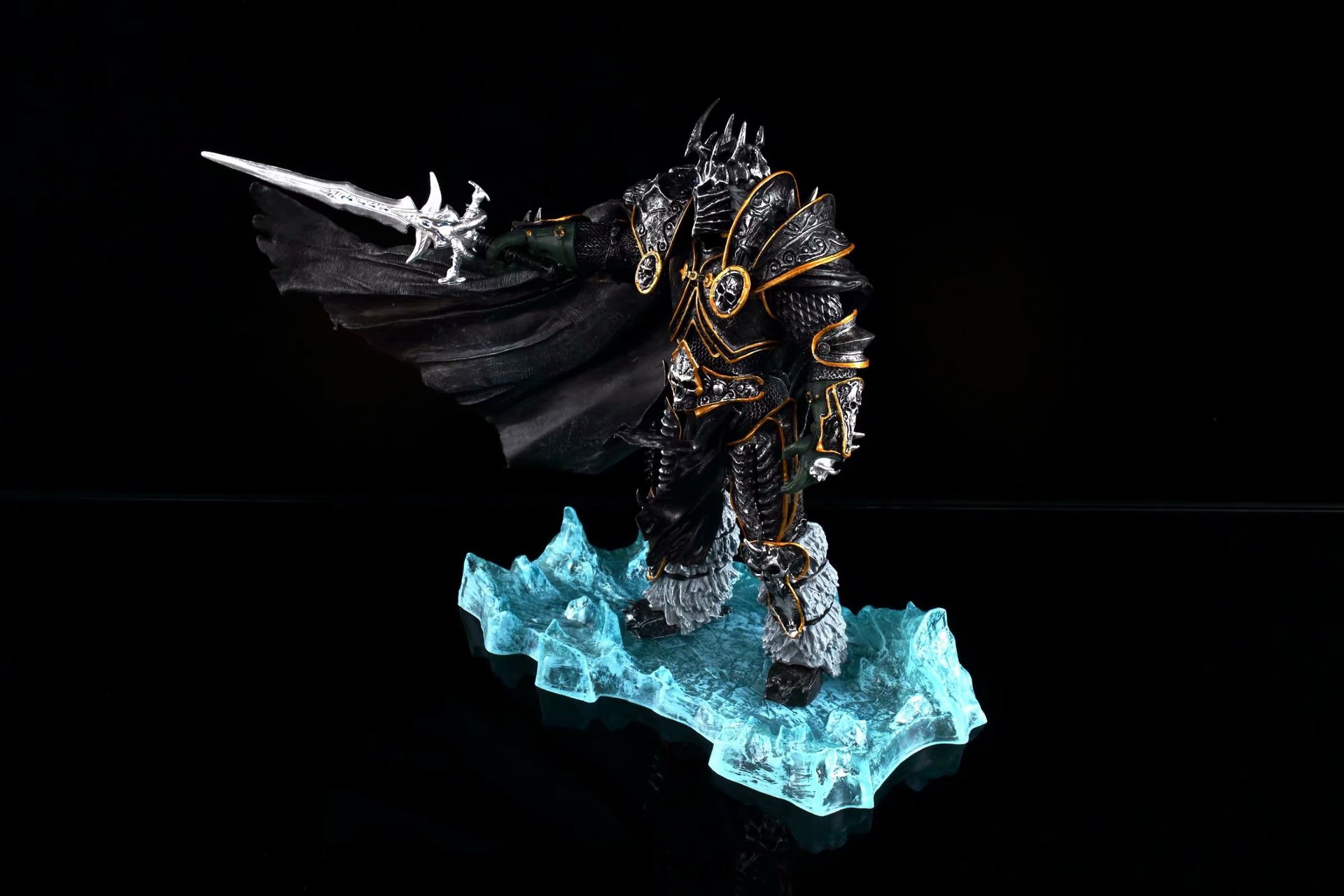 动漫模型魔兽世界 dc7代 巫妖王-阿尔萨斯 死亡骑士 盒装游戏手办