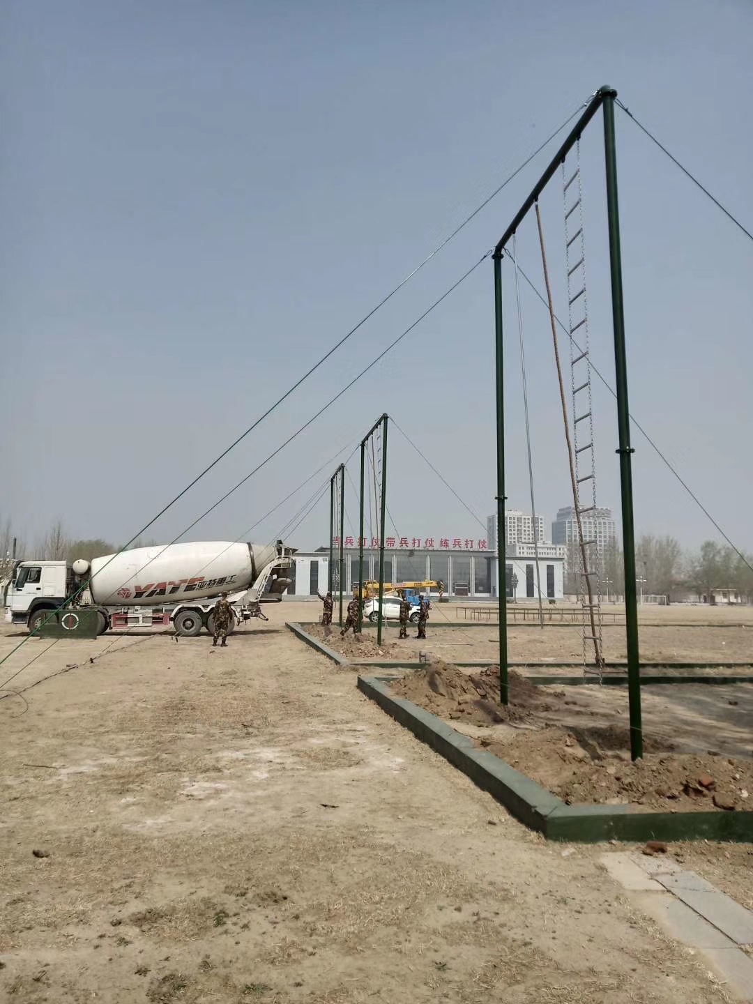 攀爬架室外体能训练户外爬绳爬杆爬软梯三位合一部队训练器材供应