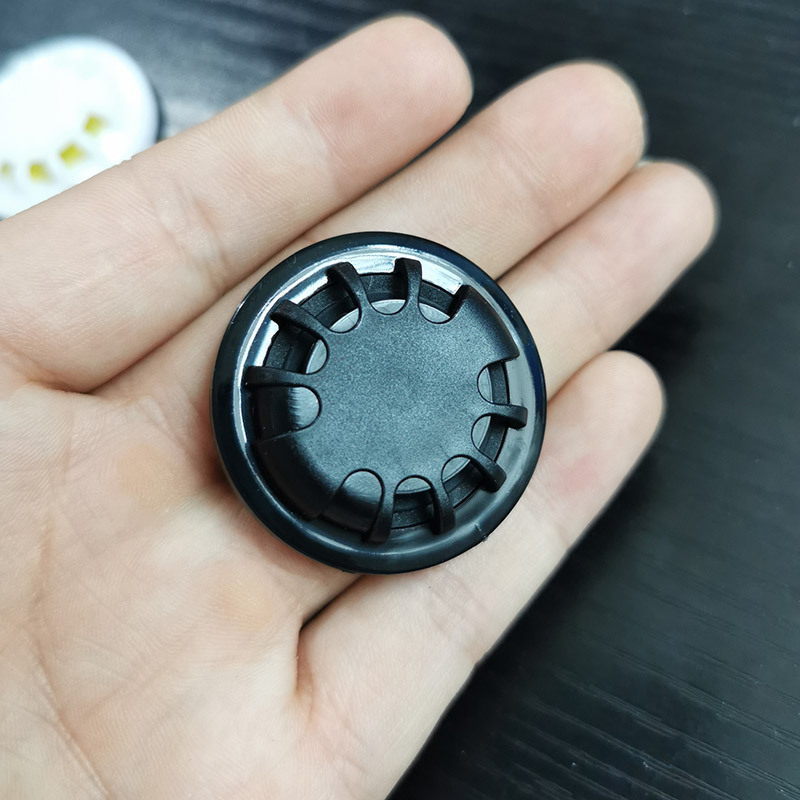 厂家现货 呼吸阀黑白色圆形kn95口罩塑料阀门成人儿童 呼吸阀配件