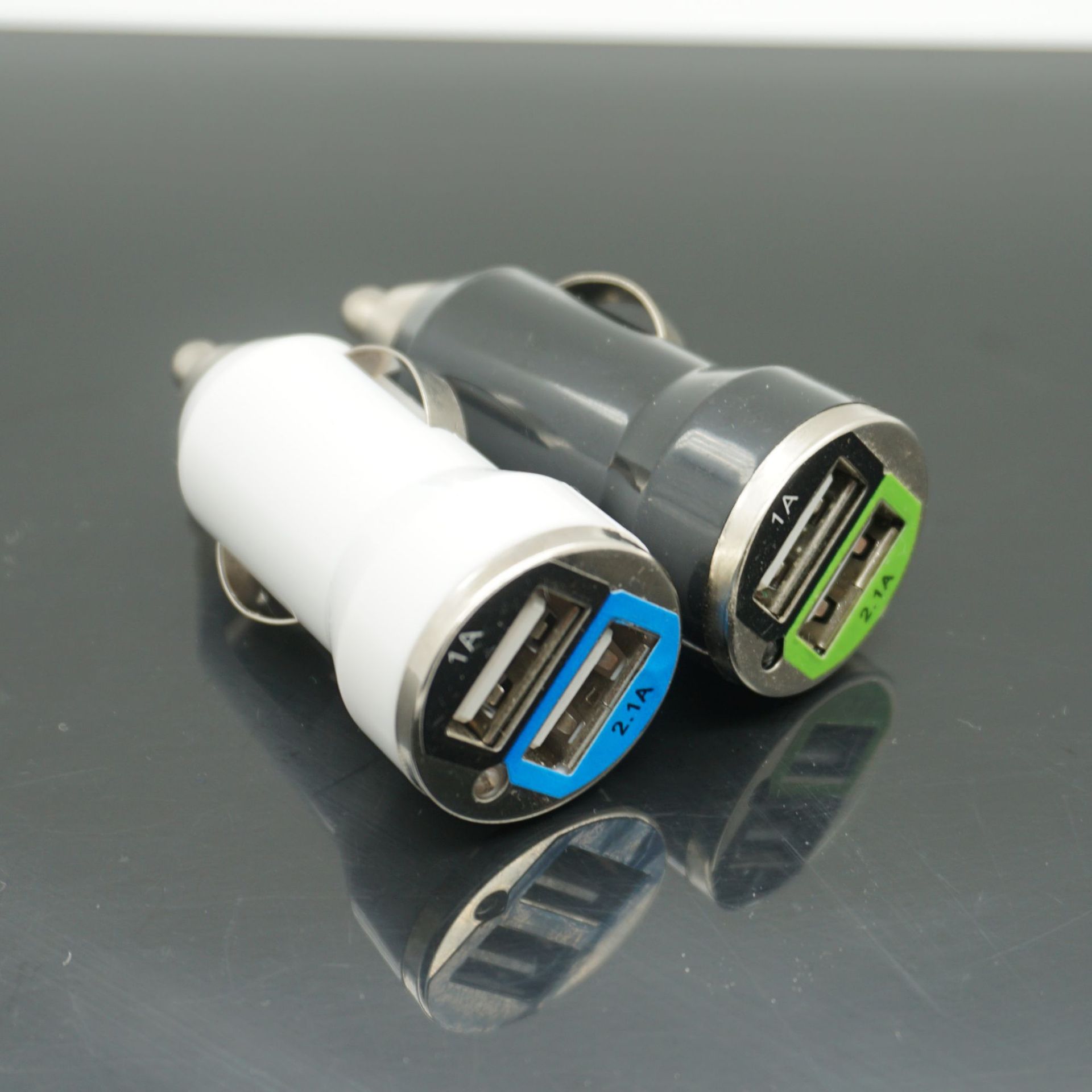 1a 迷你车载充电器 双口车充 现货