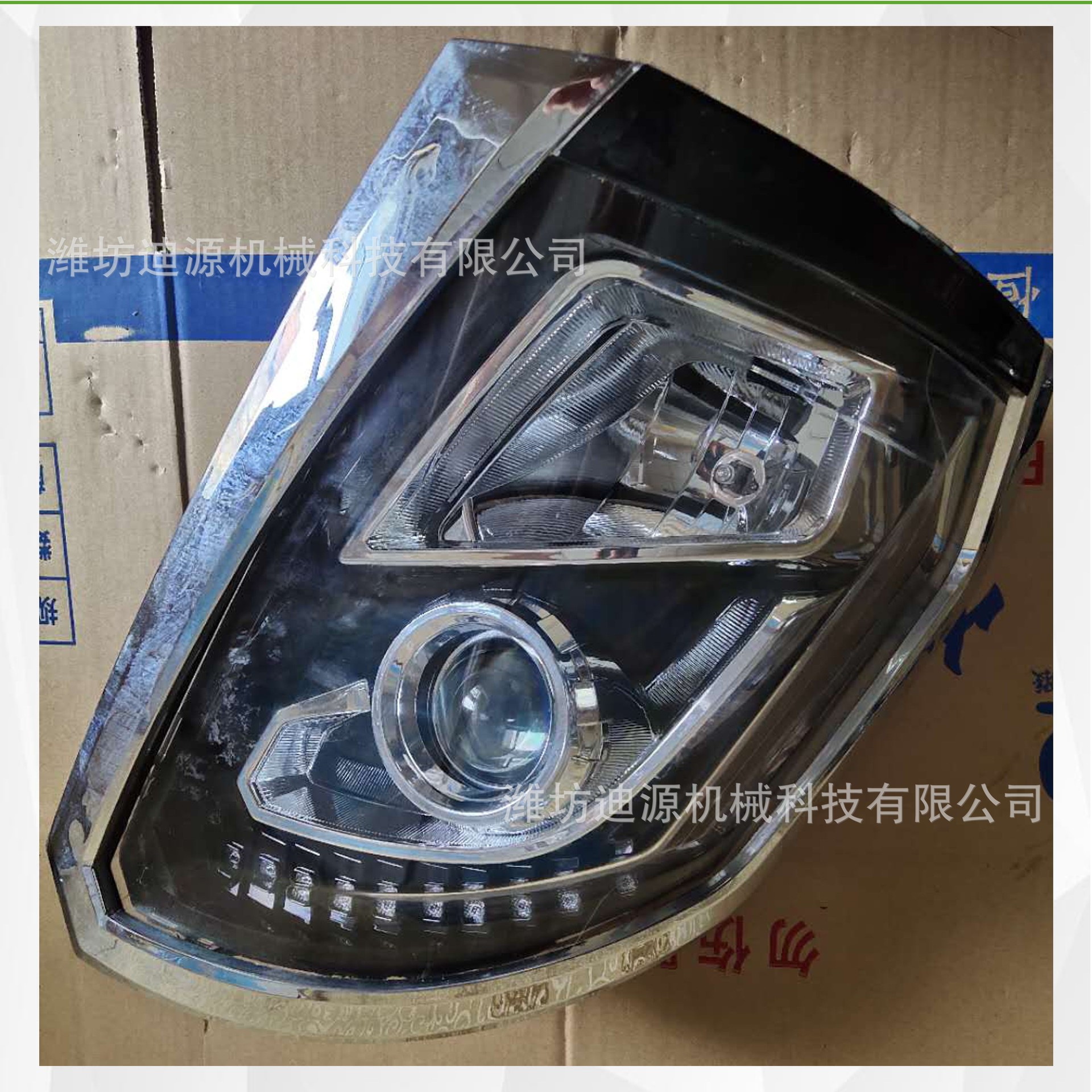 山东潍坊雷沃欧豹拖拉机配件大全机罩前大灯