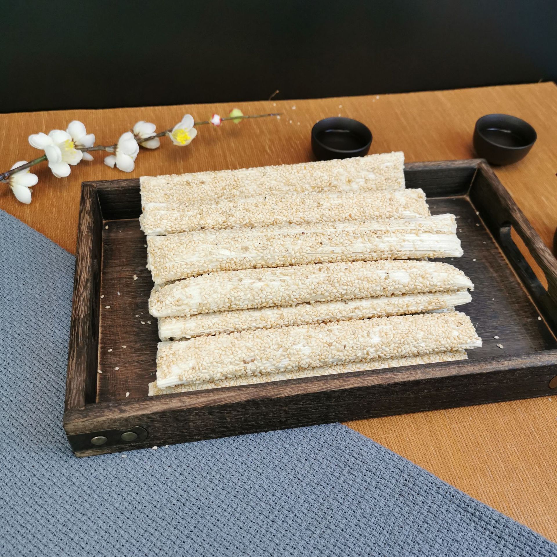 现货空心芝麻糖麦芽糖麻花型芝麻糖 香酥芝麻糖 零食糕点可批发