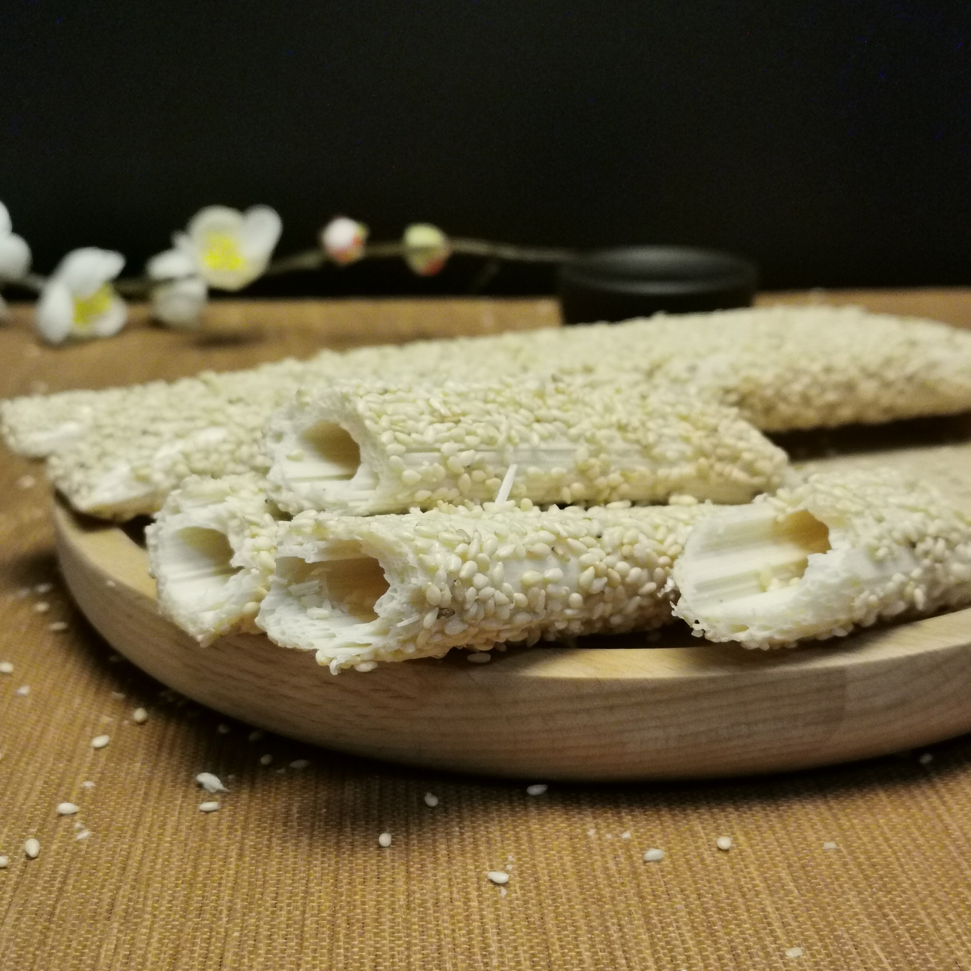 厂家供应空心芝麻酥糖20斤散装芝麻棒香酥芝麻糖芝麻大糖成箱批发