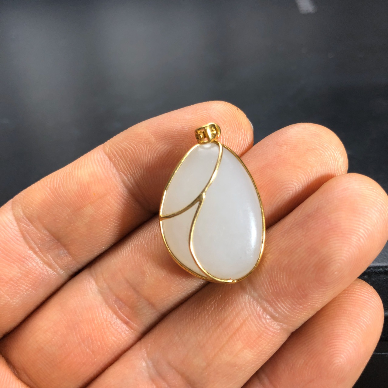 新疆和田玉籽料羊脂玉原皮18k金包镶吊坠工艺品项链厂家一件代发