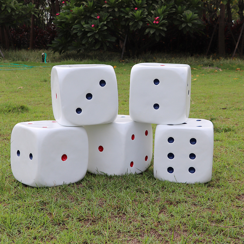 新商场美陈仿真色子模型假骰子装饰品道具摆设玻璃钢雕塑坐凳ktv