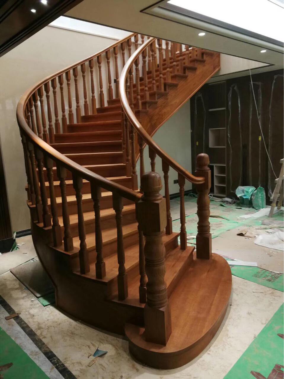 厂家梯级板木梯柱子木扶手楼梯木护栏阳台栏杆美式木楼梯弧形扶手