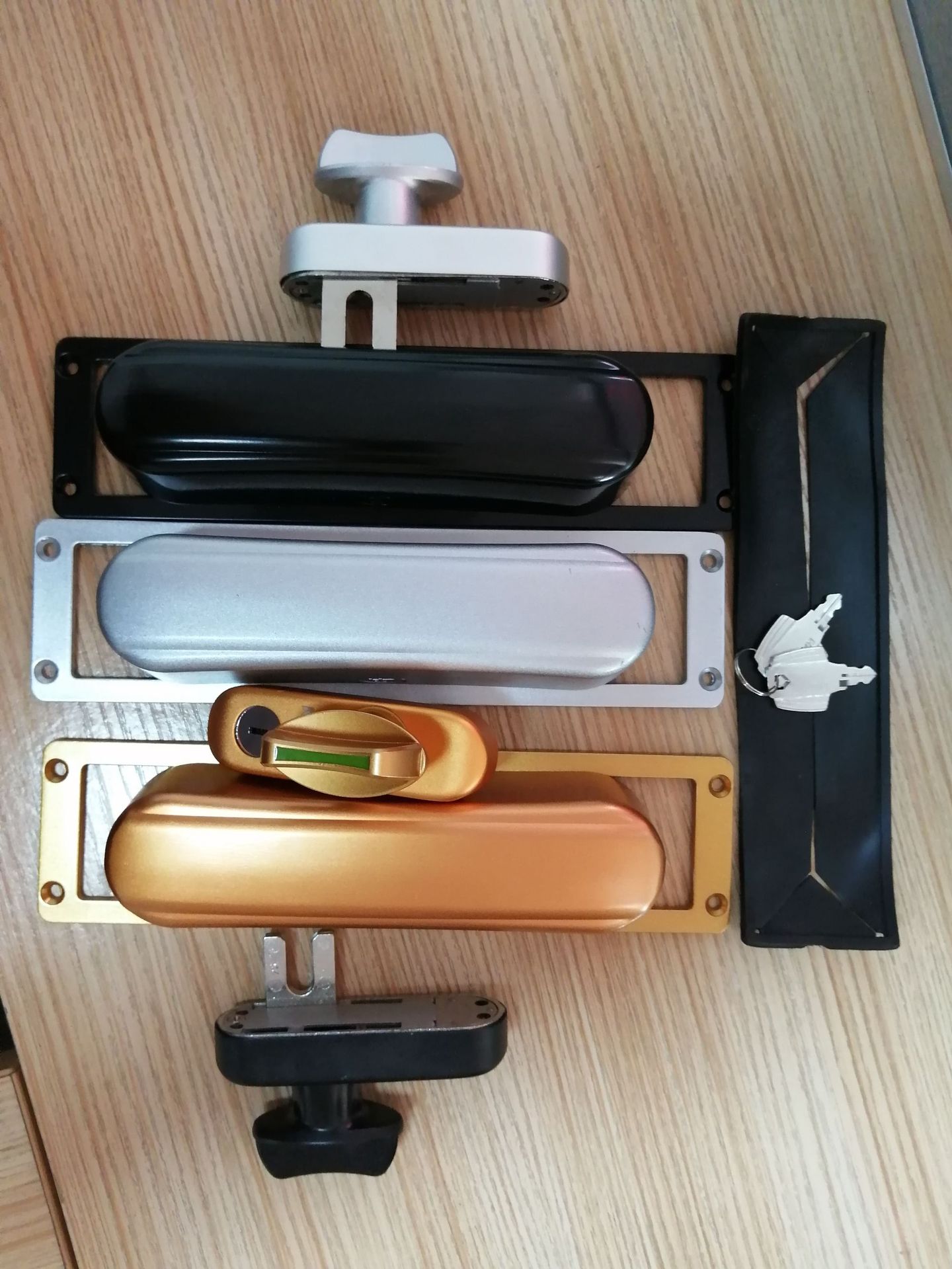 厂家直销分体口袋锁,内开窗锁,分体口袋锁,颜色多种可选购