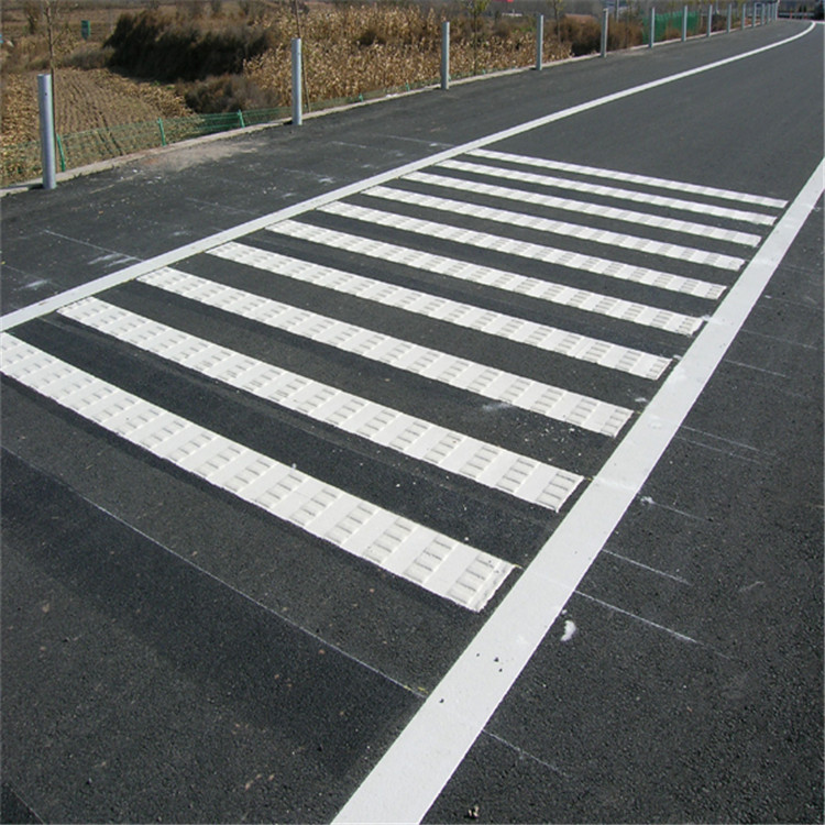 白色突起道路标线 人行横道划线 热熔型夜晚反光-阿里巴巴
