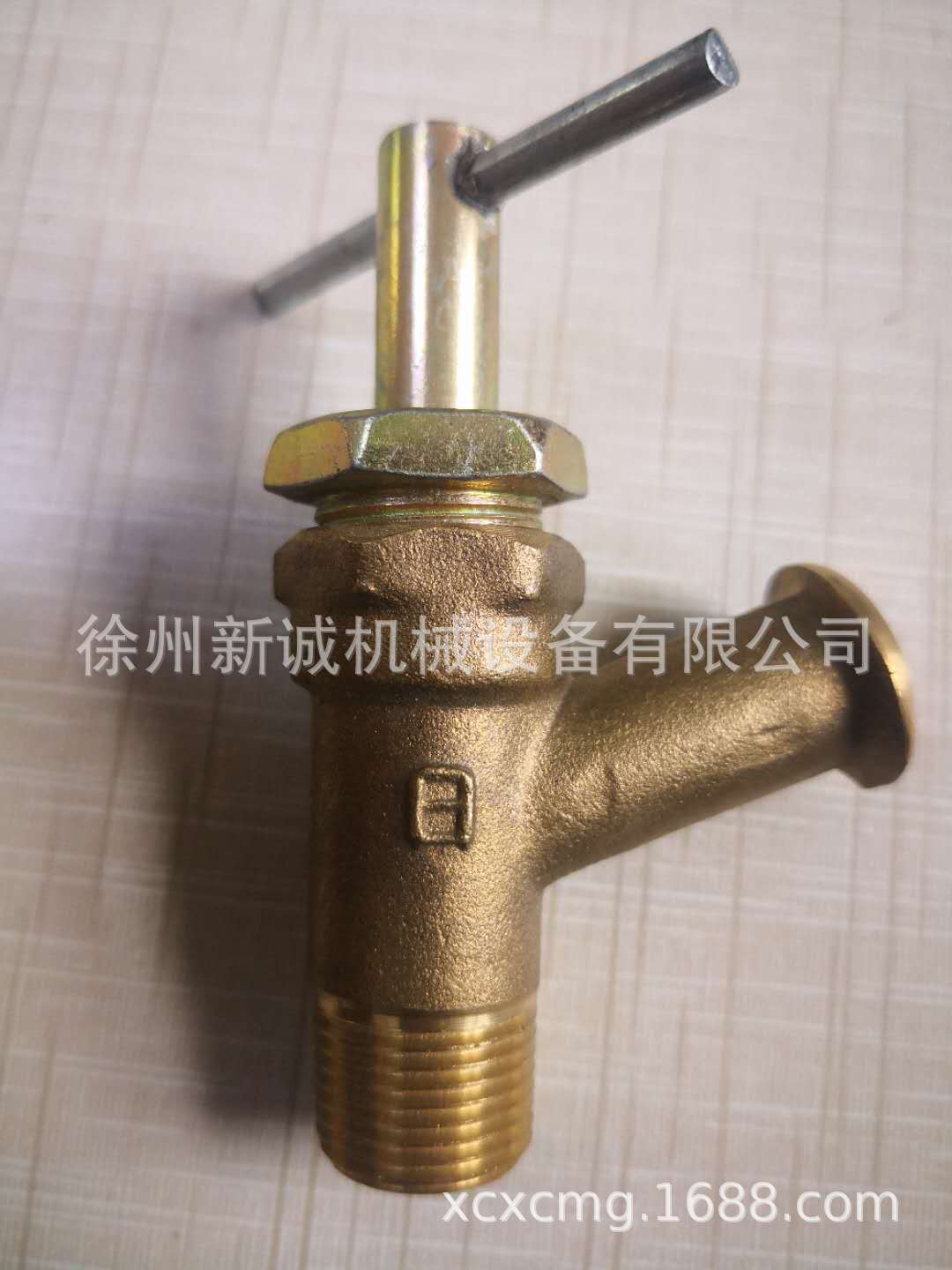 徐工30 50装载机铲车配件暖风热水放水开关放水阀250300125,zl50g