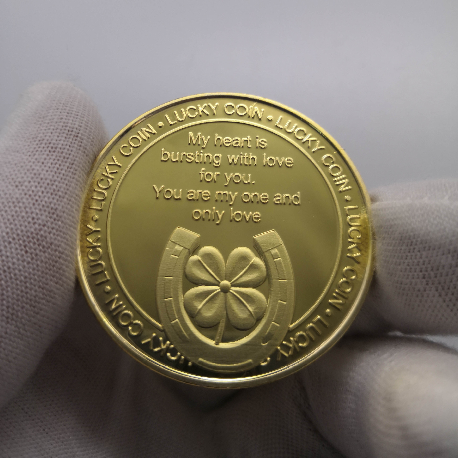 现货2019心形爱情镀金纪念币 收藏币浮雕幸运硬币心心相应纪念章
