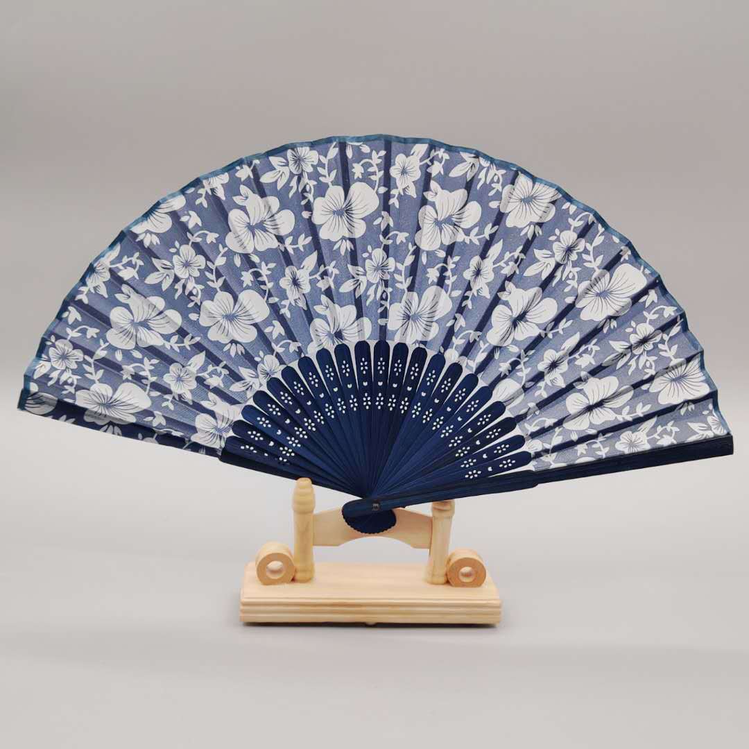 工艺扇子江南水乡特色竹扇兰花布扇 青花瓷扇 古典女扇定制