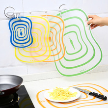 家用透明切菜板厨房案板擀面切水果防滑大号创意塑料砧板磨砂菜板