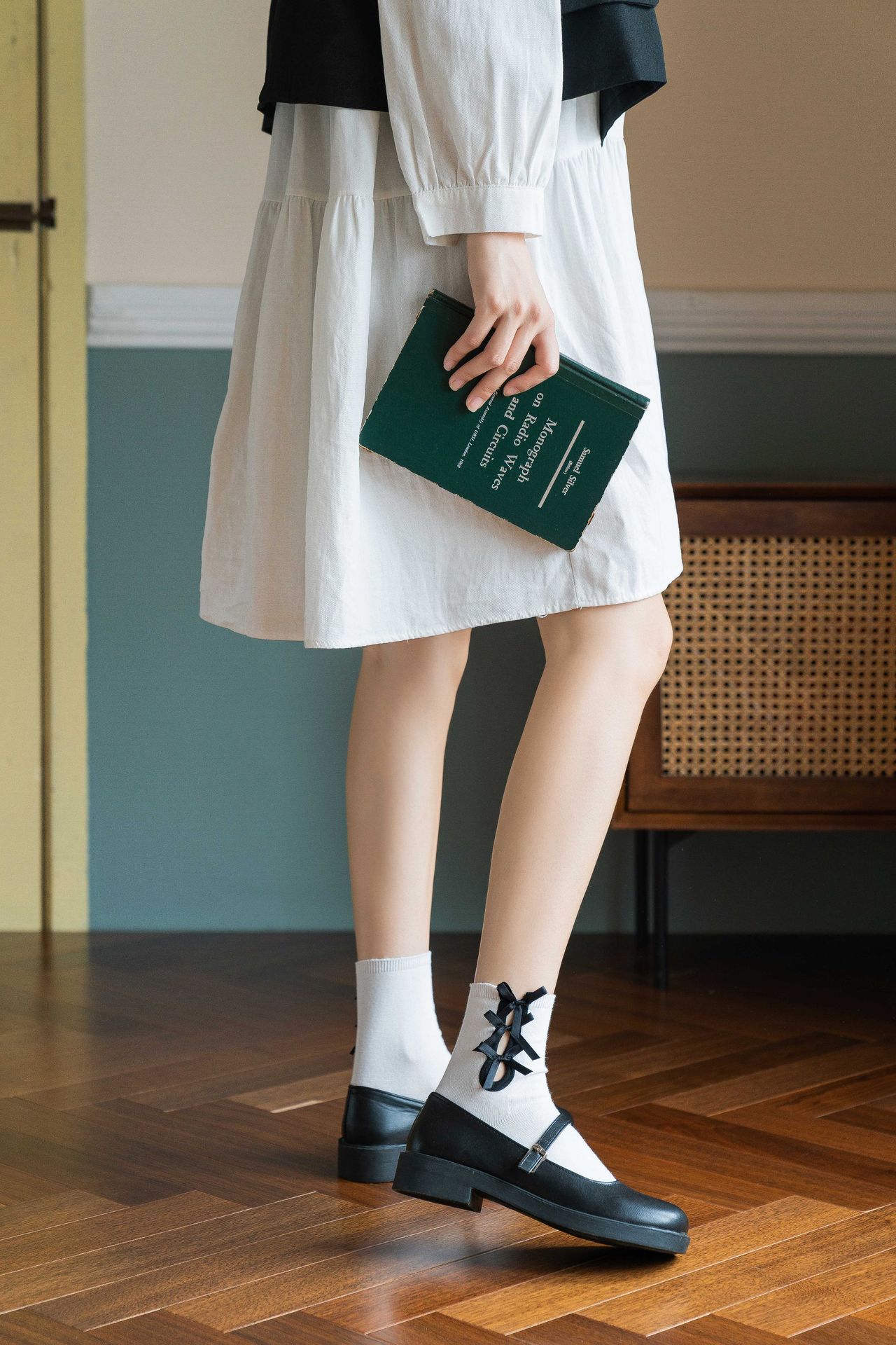 女袜秋日系纯白花边装饰甜美绑带中筒袜lo娘jk学院风百搭堆堆袜