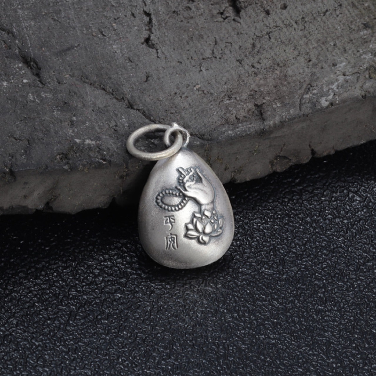 足银佛手莲花水滴吊坠复古哑光立体心经挂件小吊饰饰品
