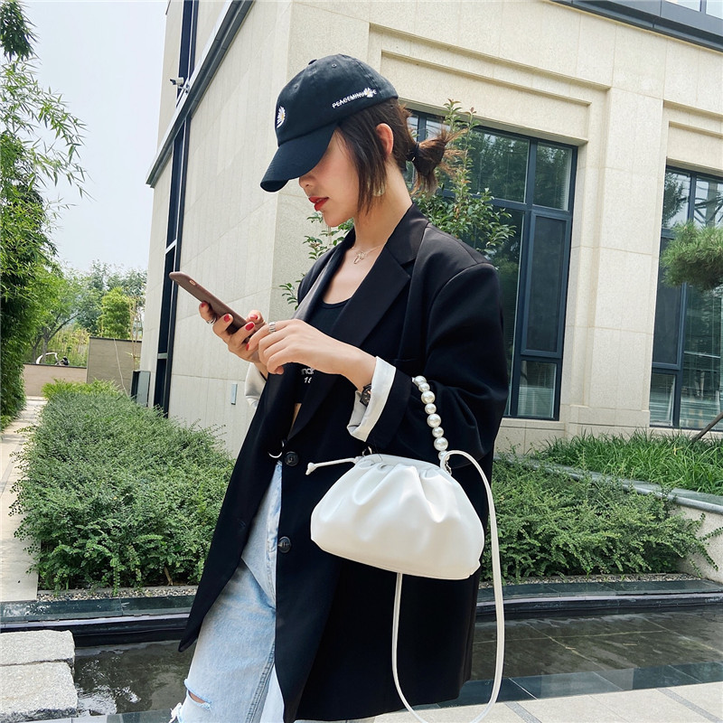 Pleated Small Bag 2020 New Fashion European and American Fashion Pearl Hand Messenger Bag Western Style Clip Shoulder Bag