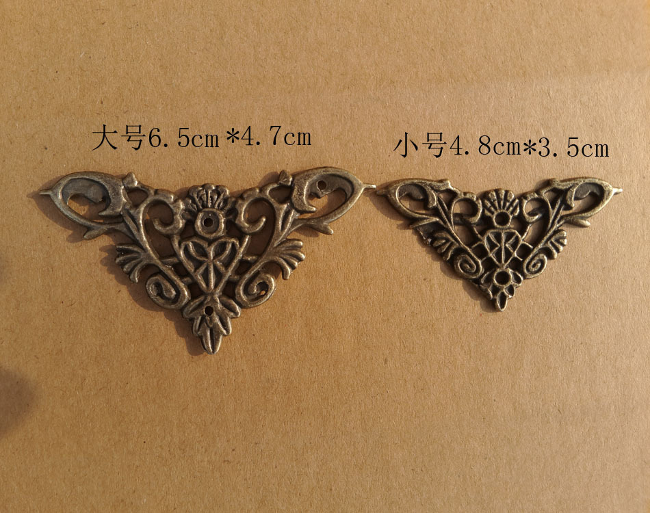 金合金高档箱包角花门窗高档角花小号4.8*3.5cm