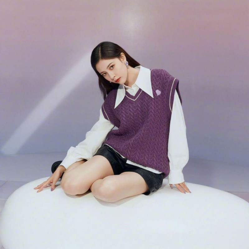 宋妍霏同款紫色爱心刺绣针织马甲背心毛衣宽松小香风坎肩马甲女