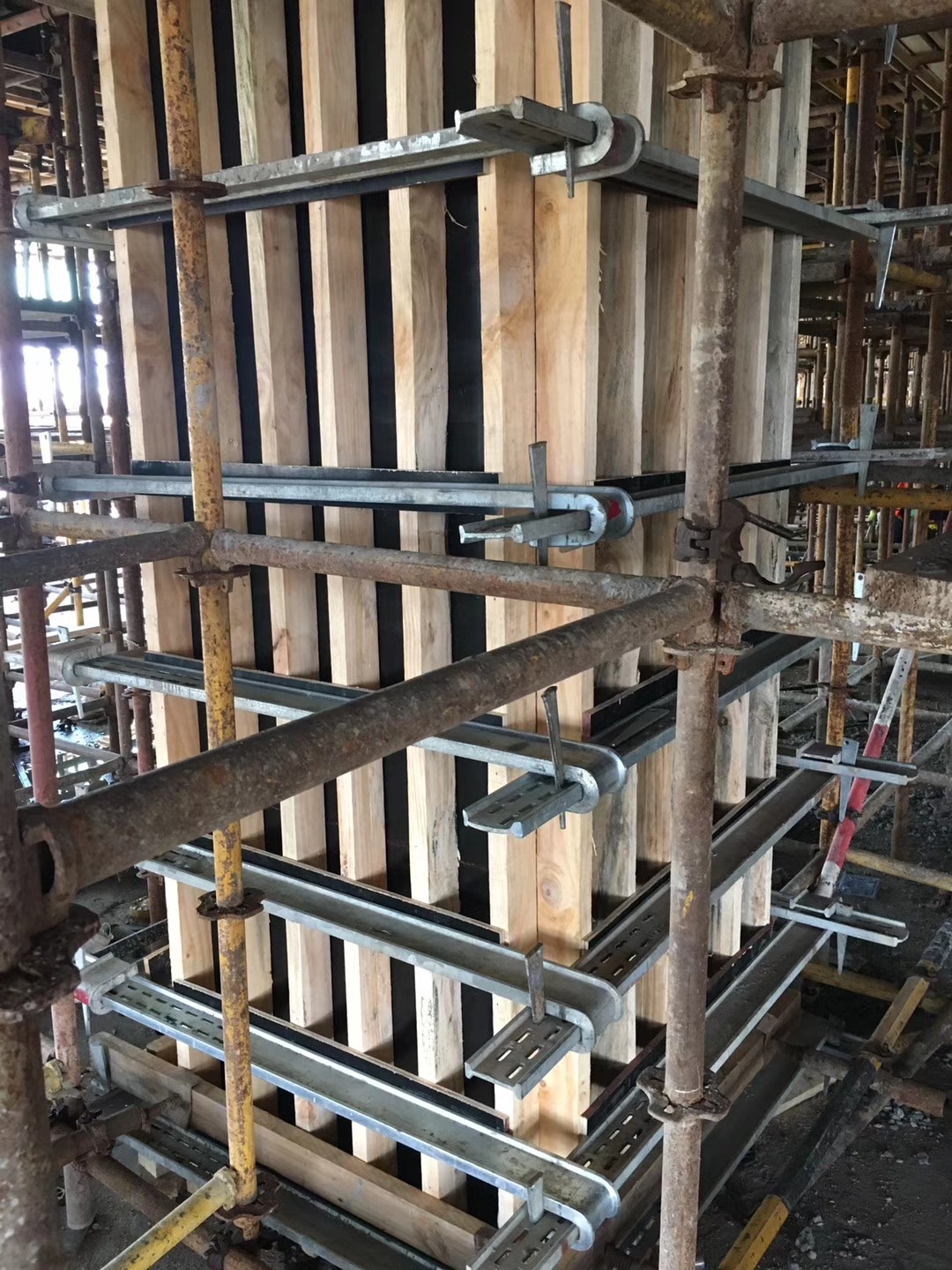 脚手架及其配件-新型方柱紧固件 方柱加固件 框架结