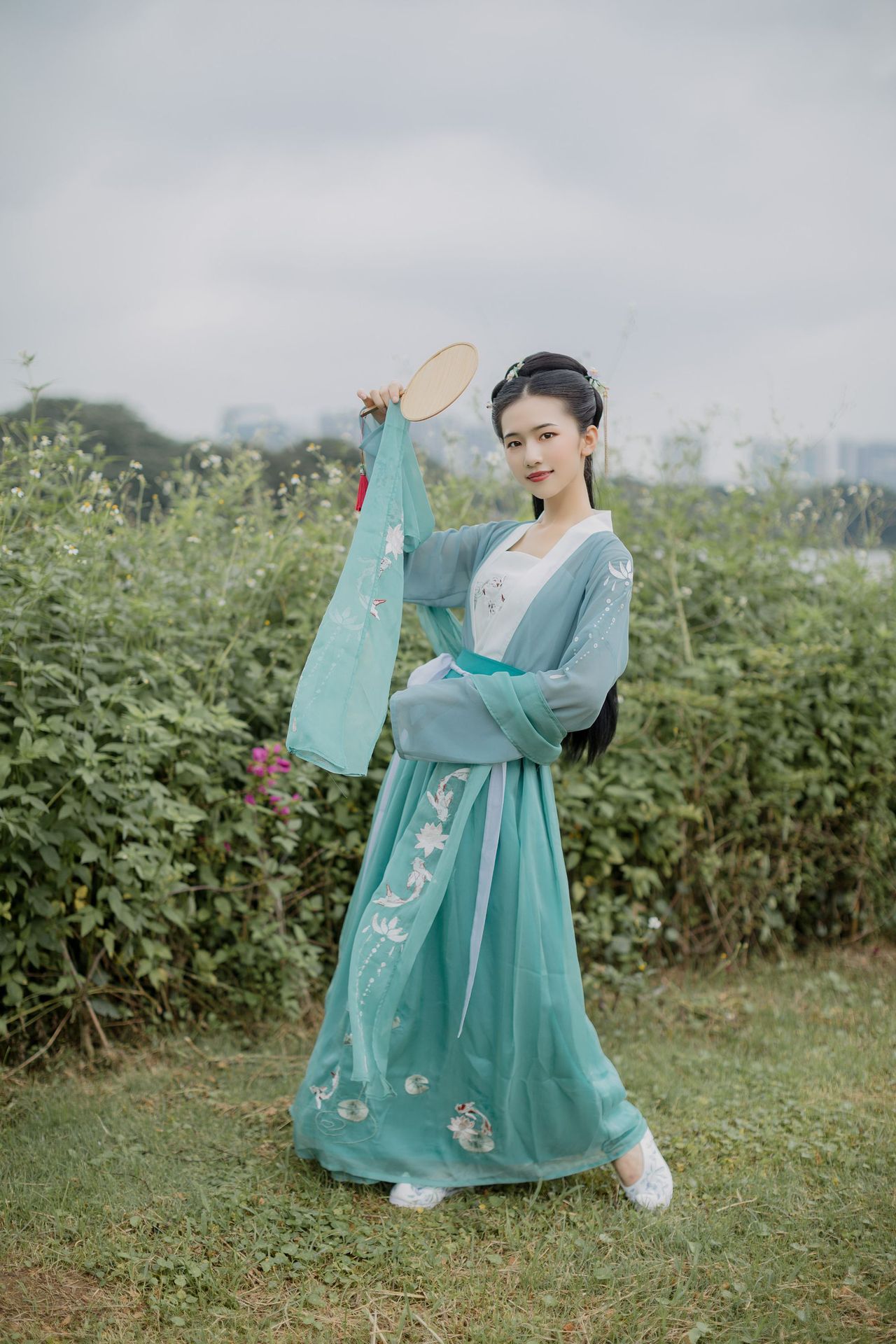 特价清仓包邮汉服女重工刺绣对襟上衣齐胸襦裙汉元素2件套表演服