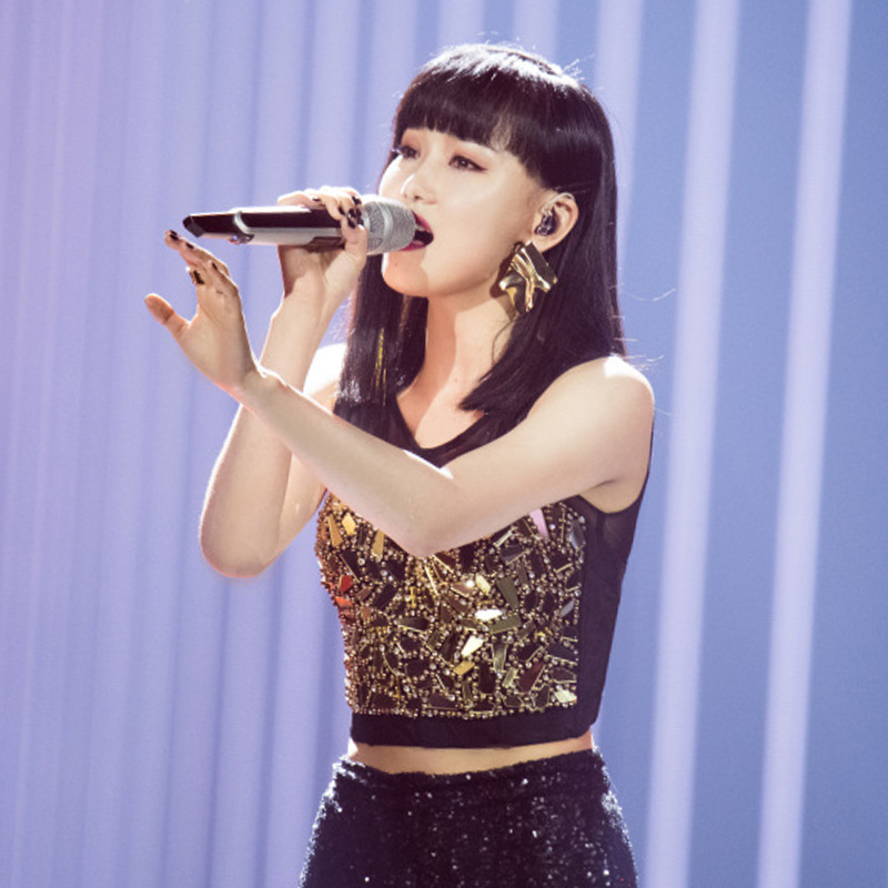 黄龄同款吊带闪亮玻璃片舞台表演服明星热卖钉珠塑型聚拢抹胸批发