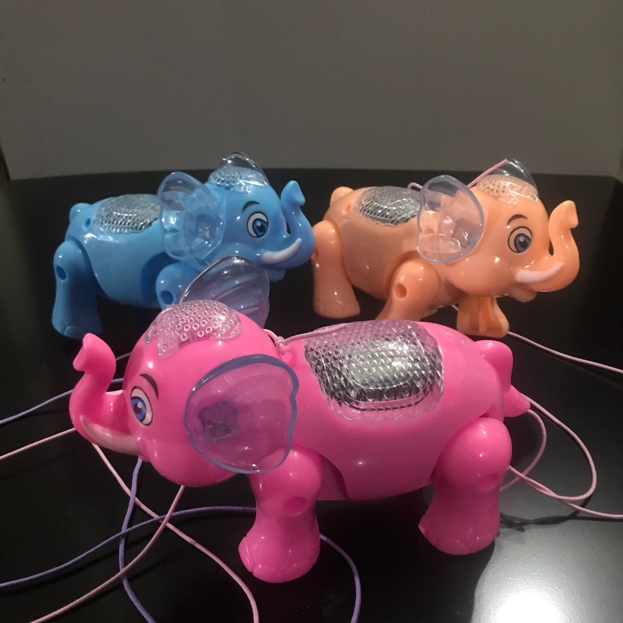 牵动大象 发光电动可爱大象 2020年新款地摊玩具