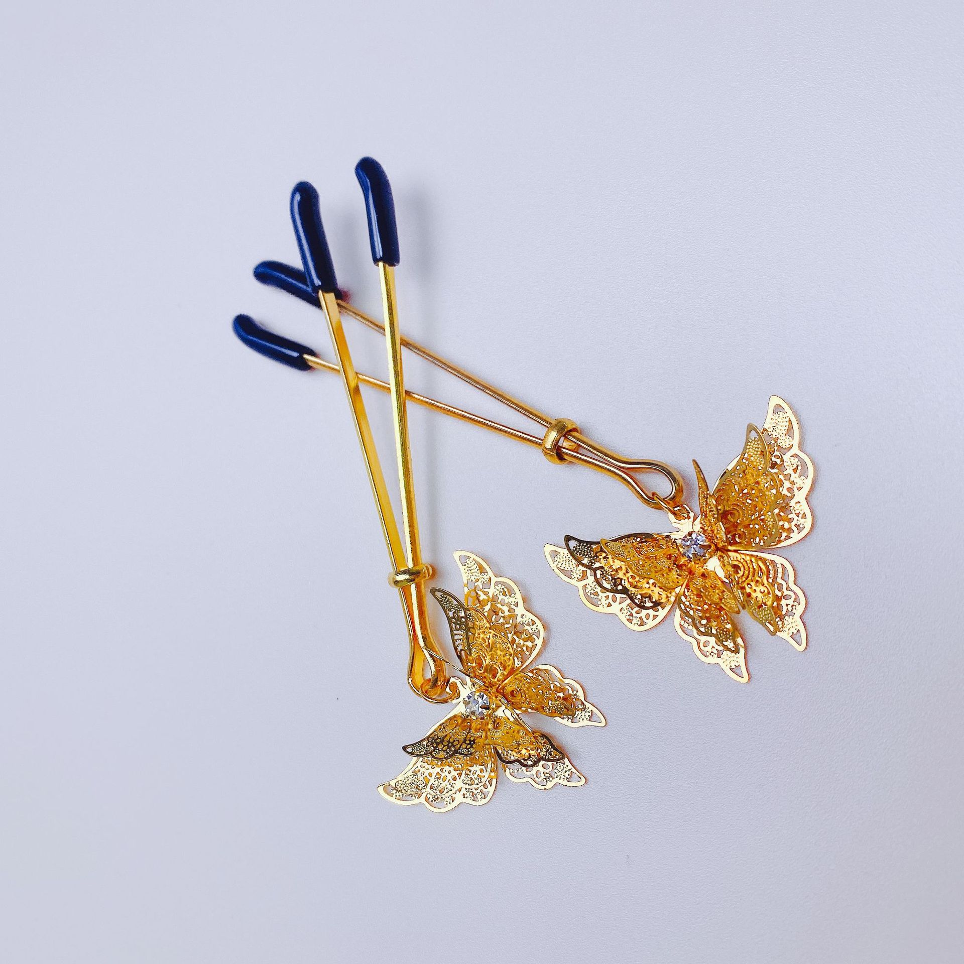 乳夹蝴蝶乳夹情趣乳夹sm乳夹夫妻房事女用长款乳夹另类玩具刺激