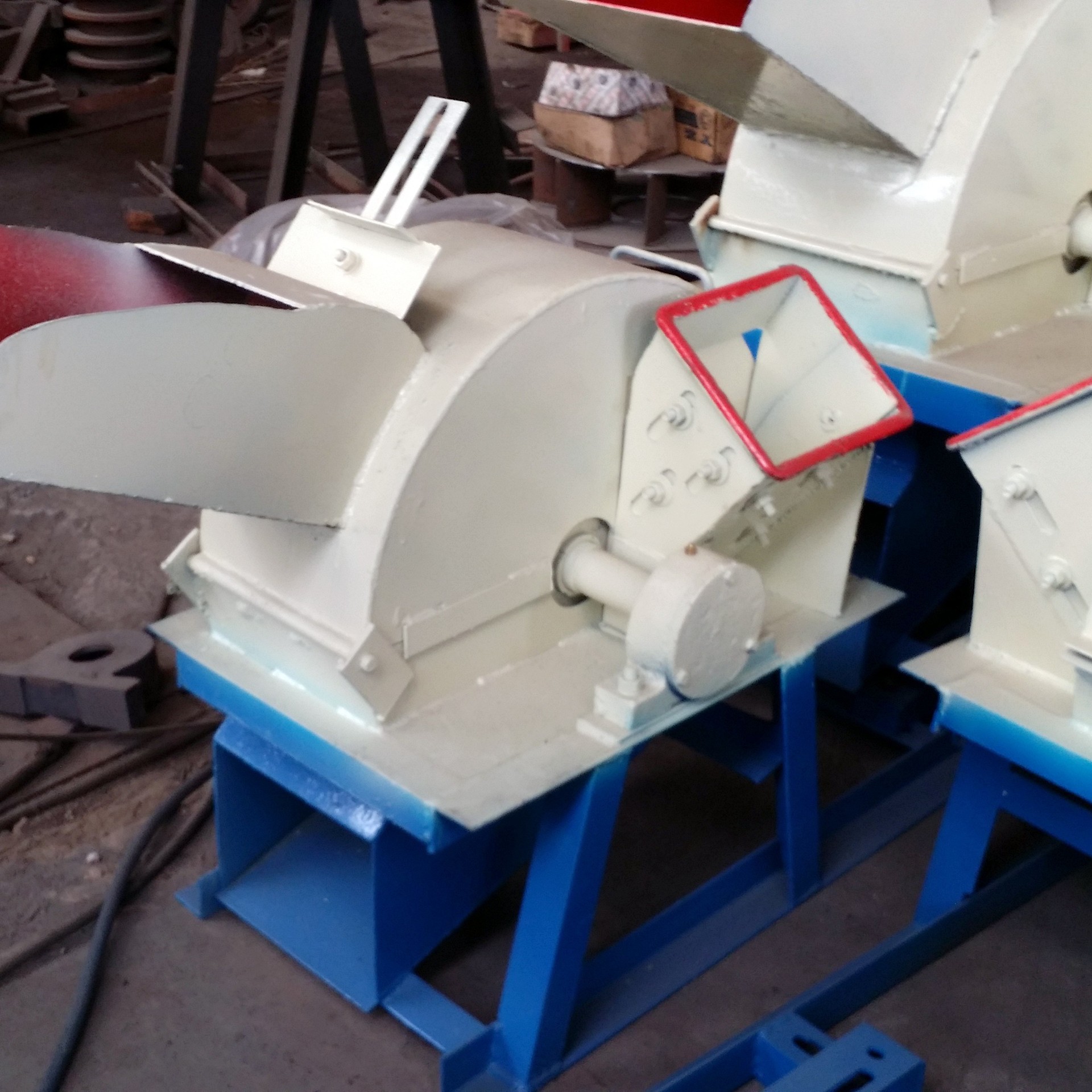 木材加工粉碎机移动式小型木材粉碎600型木材粉碎机