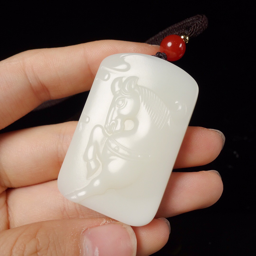 批发和田玉白玉生肖马 大号贵马玉牌 男女款吊坠 马到成功 送证书