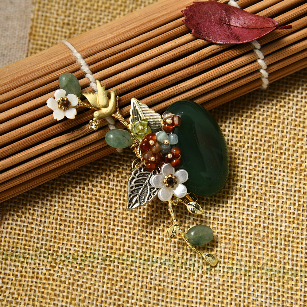 复古奢华新款玉石胸针文艺气质复古胸花吊坠轻巧别针两用配饰