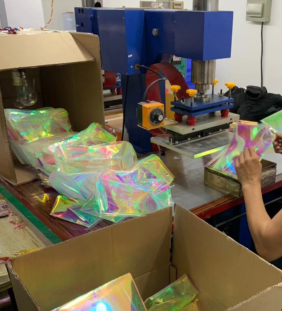 新款pvc镭射透明立体拉链袋 幻彩防水洗漱化妆包 定制logo