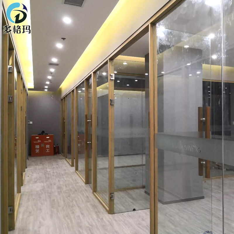掘金办公室隔断透明玻璃高隔间单玻拼缝带腰线自由合页门隔断墙
