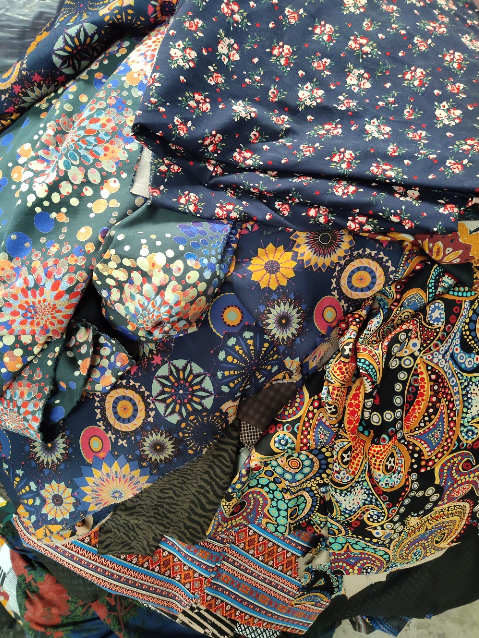 库存面料零头布花色锦棉罗马布大块罗马布头无次品样板罗马布