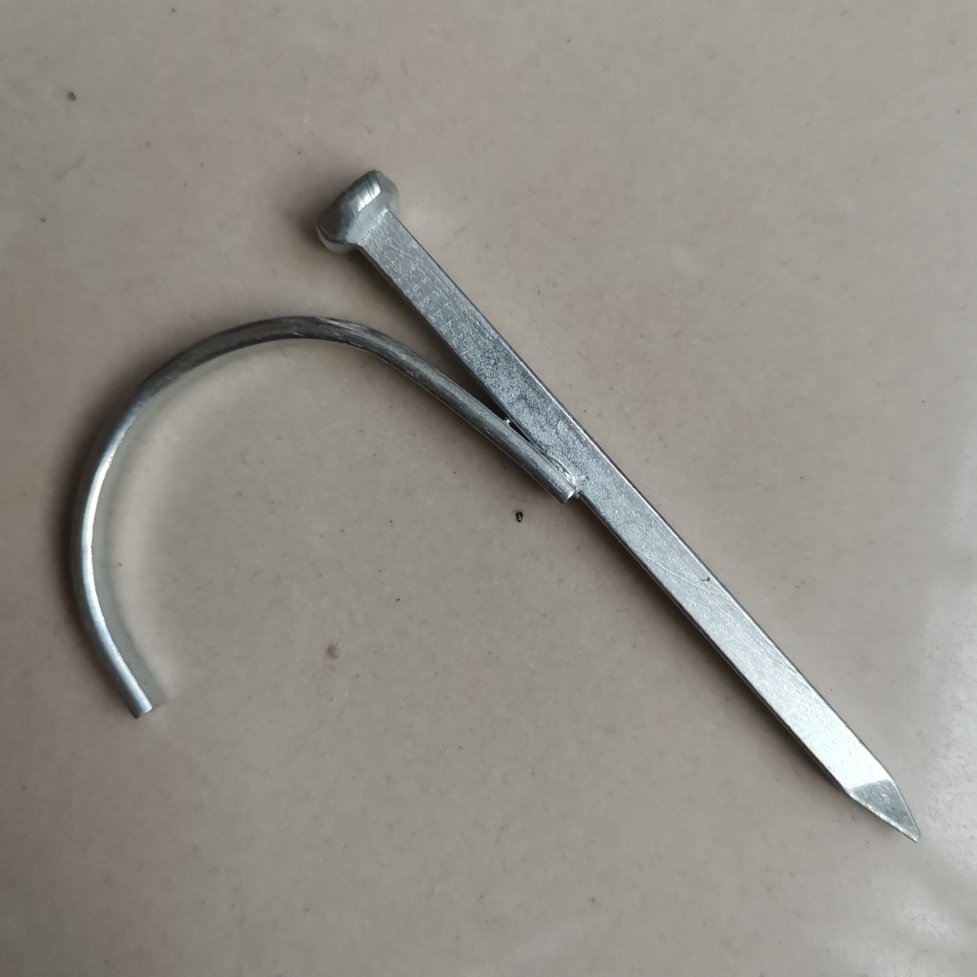 现货批发 高强度水管钩钉 码钉 管卡钉4分 6分 1寸