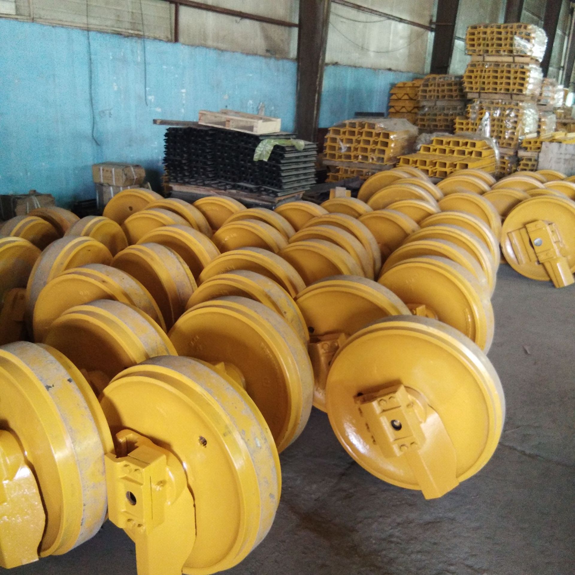 厂家销售宣工t140 165 sd7推土机引导轮 支重轮 托链轮 驱动齿