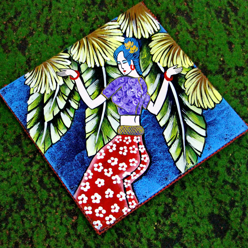 云南民族工艺品手工木板画彩色手绘画装饰品挂画家居酒吧点缀壁画