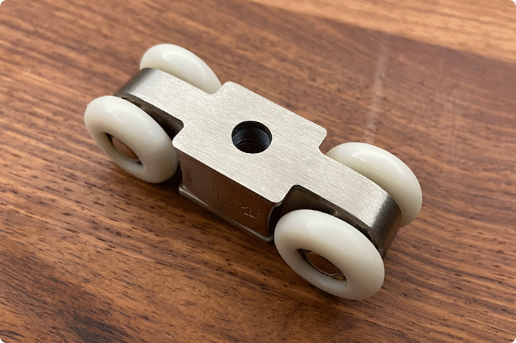 厂家直销不锈钢移门设备滑轮 推拉门不锈钢吊轮 单只轴承尼龙滑轮