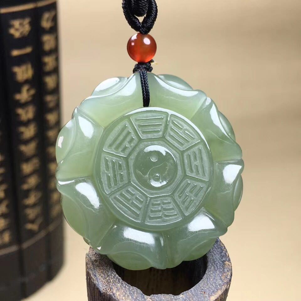和田玉八卦吊坠油青色青海料八卦玉挂件男女款玉佩送玉坠证书