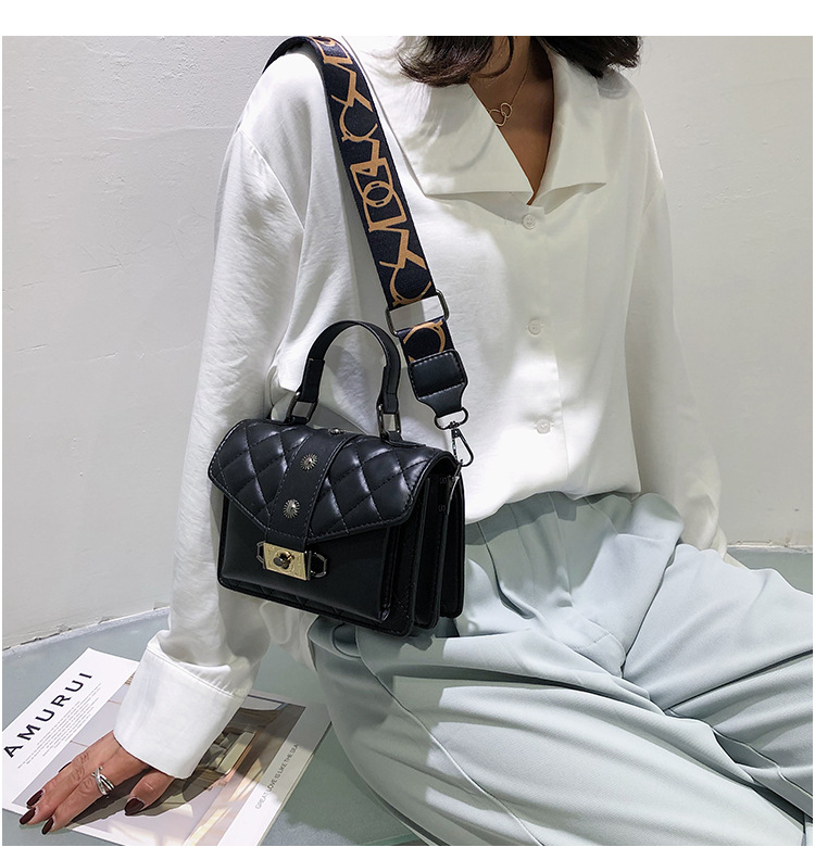 夏季女士包包2020新款潮时尚宽肩带斜挎包网红百搭ins手提小方包