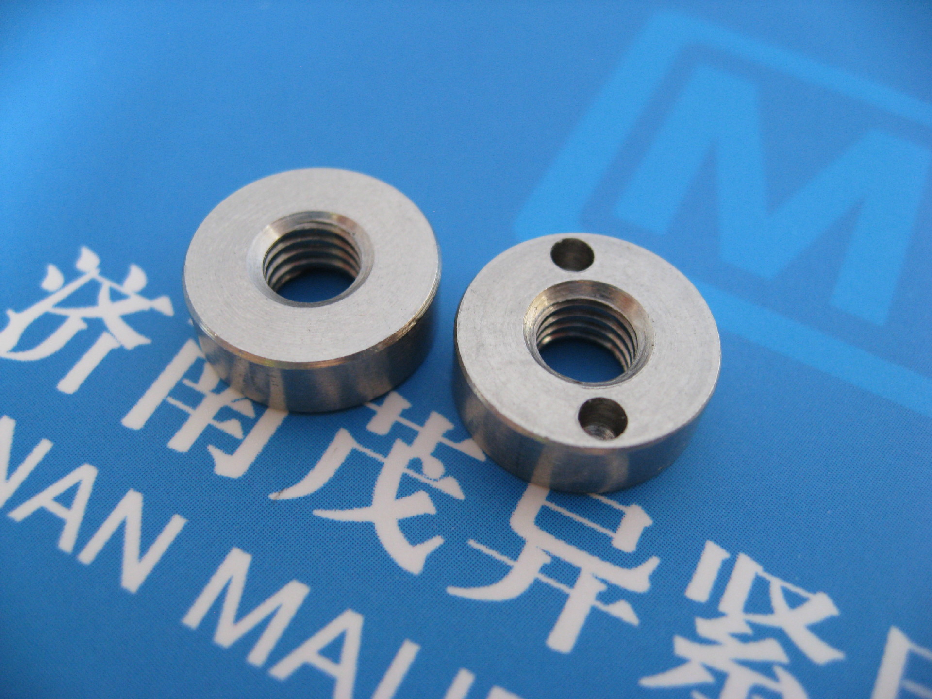 不锈钢端面带孔圆螺母din547-1986