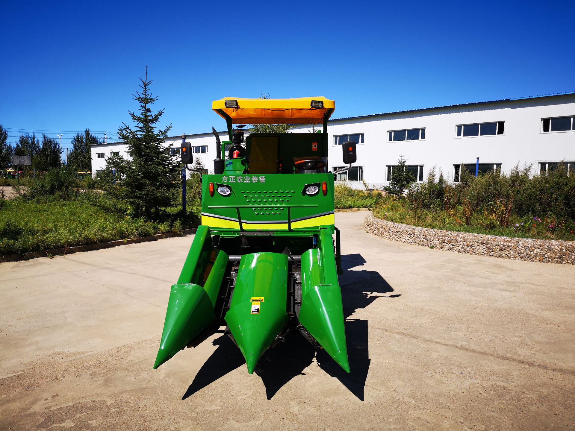 方正一收全履带两行玉米收割机