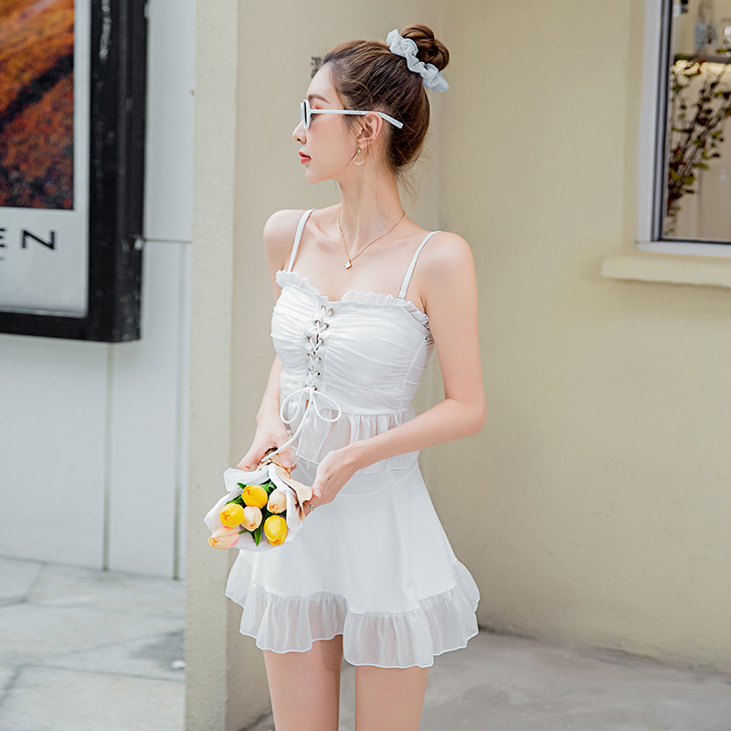 纯白色比基尼图片