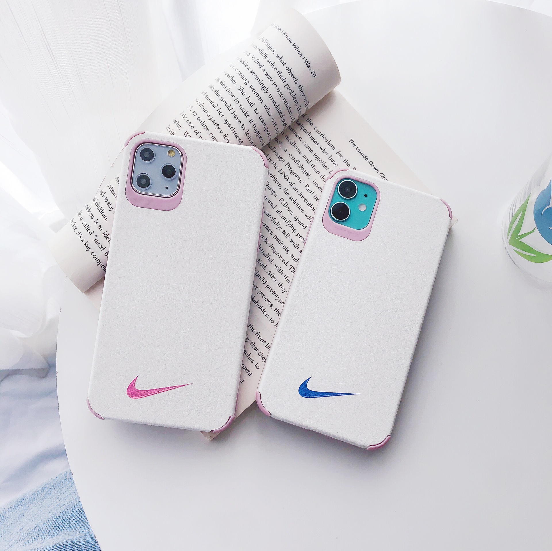 nike粉色蓝色小勾手机壳 适用于11promax7代华为手机壳 后盖式