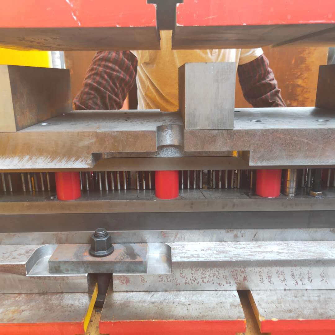 龙门冲孔模具五金冲压冲孔模具 数控冲压模 拉伸模具来图制作