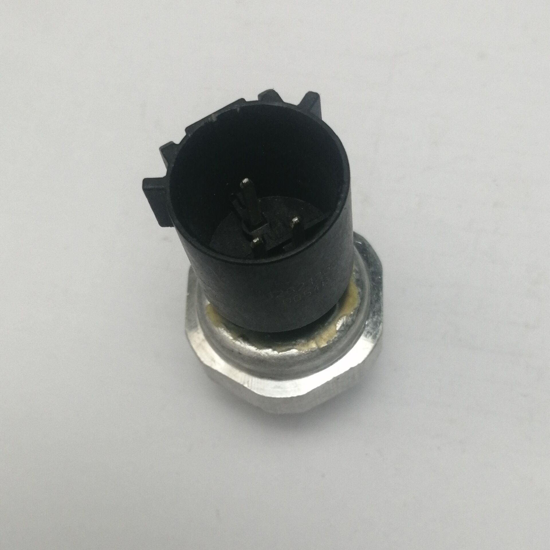 适用于别克雪佛兰凯迪拉克发动机机油压力感应塞传感器12621234